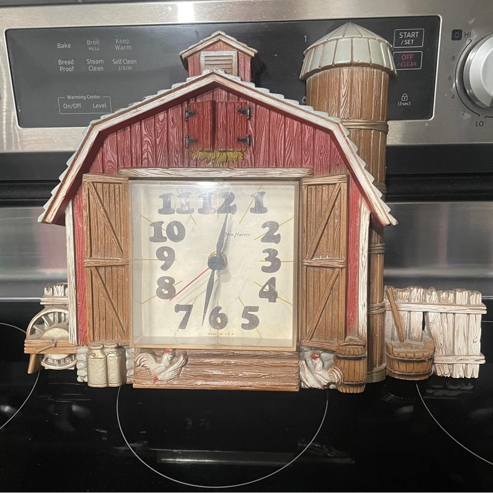 Vintage New Haven Clock. Keeps Perfect Time.